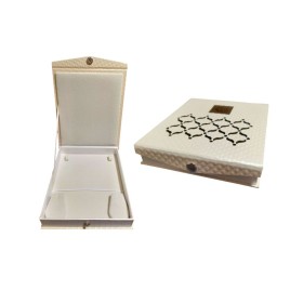 RinGold Luxury Quilted Necklace Set Gift Box with Button Closure and Velvet Interior| 17CM X 15CM X 3CM | Necklace Storage Box | BX019