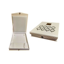 RinGold Luxury Quilted Necklace Set Gift Box with Button Closure and Velvet Interior| 17CM X 15CM X 3CM | Necklace Storage Box | BX019