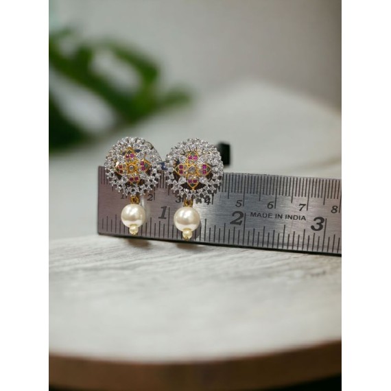 D436MUGO Affordable artificial american diamond gold plated stud earring