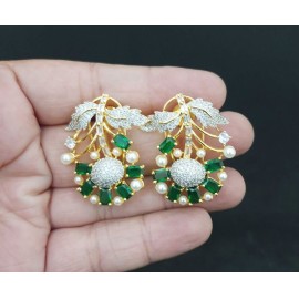 DE29GRGO Stud Earring fancy traditional flower style ethnic gold plated Earrings american diamond jewlery