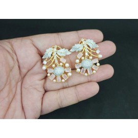 DE29PIGO Stud Earring fancy traditional flower style ethnic gold plated Earrings american diamond jewlery