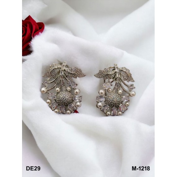 DE29WHRH Stud Earring fancy traditional flower style ethnic gold plated Earrings american diamond jewlery