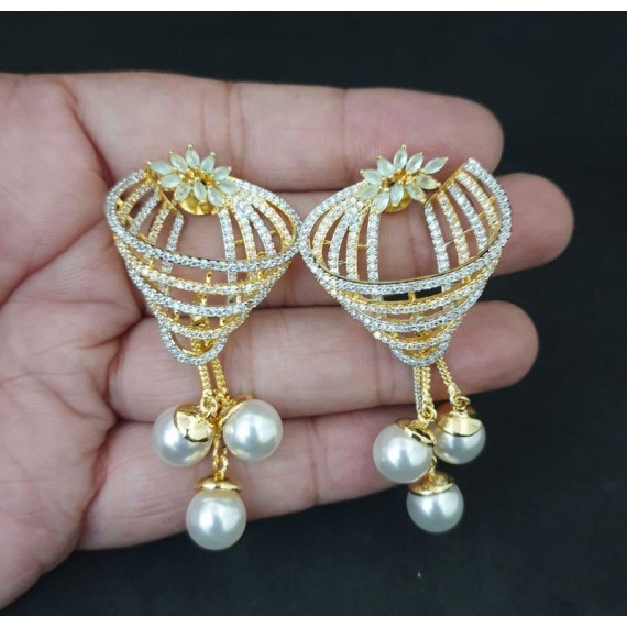 DE33MIGO Affordable artificial american diamond gold plated earring