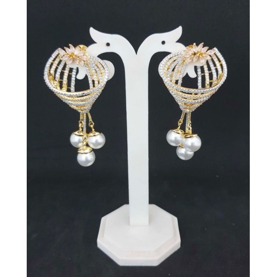 DE33PIGO Affordable artificial american diamond gold plated earring