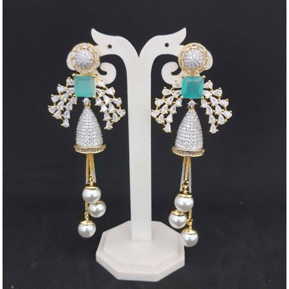 DE35MIGO Affordable artificial american diamond gold plated earring