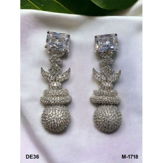 DE36WHRH Affordable artificial american diamond gold plated earring