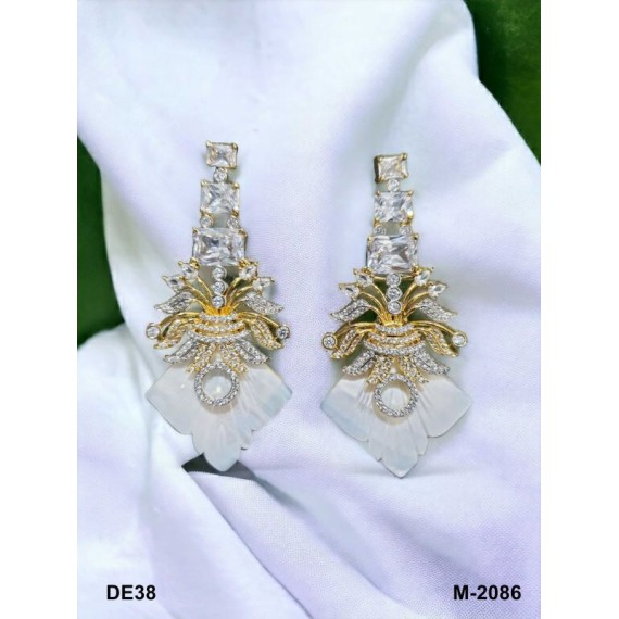 DE38WHGO Affordable artificial american diamond gold plated earring