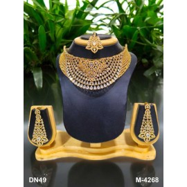 Fashion jewellery wholesale online Women's trendy new style American Diamond Gold Plated Choker Set with Maang Tikka DN49WHGO