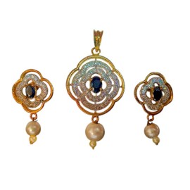 Charming Clover Pendant Set with Pearl Drops | D228BKGO