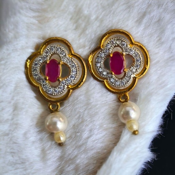 Charming Clover Pendant Set with Pearl Drops | D228REGO