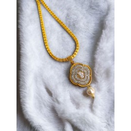 Charming Clover Pendant Set with Pearl Drops | D228WHGO