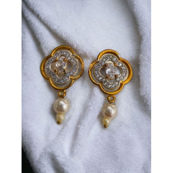 Charming Clover Pendant Set with Pearl Drops | D228WHGO