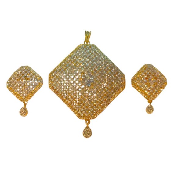 RinGold Dazzling Diamond-Shaped Pendant Set | D523WHGO