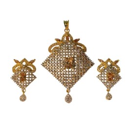 American Diamond Lattice Pendant Set – Gold Finish with Central Gem D525YEGO
